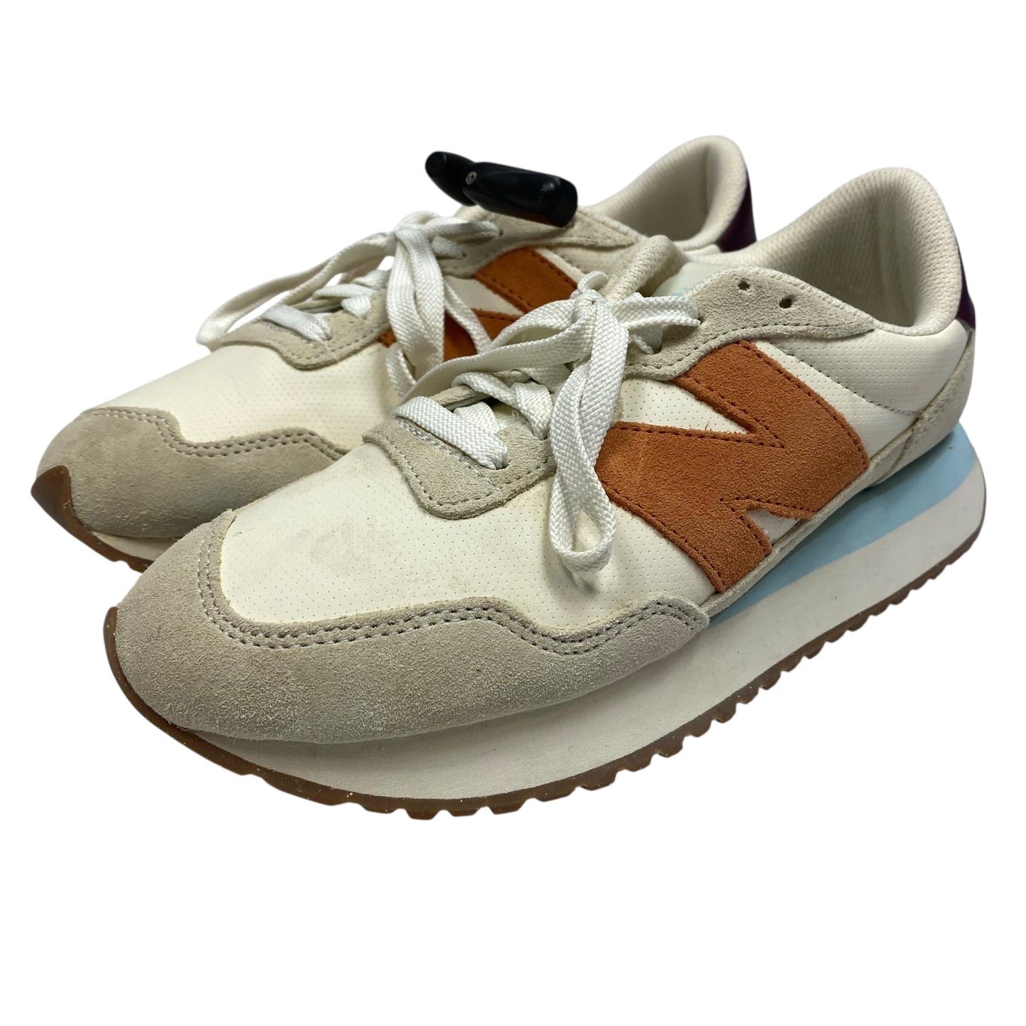 Shoes Athletic By New Balance In Cream & Tan, Size:9