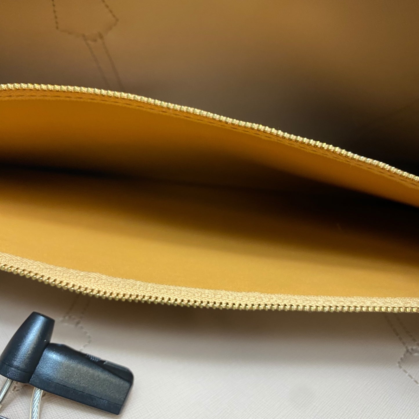 Handbag Designer By Tory Burch, Size: Large