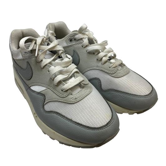 Shoes Athletic By Nike In Grey & White, Size:9.5