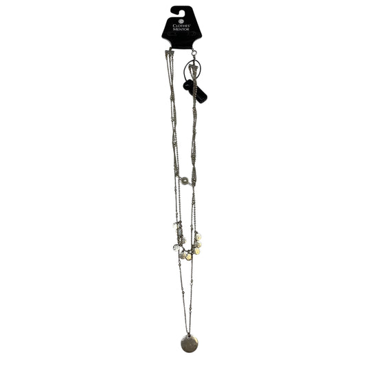 Necklace Layered By Versona In Silver