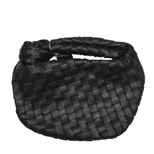 Clutch By Cmf In Black, Size:Medium
