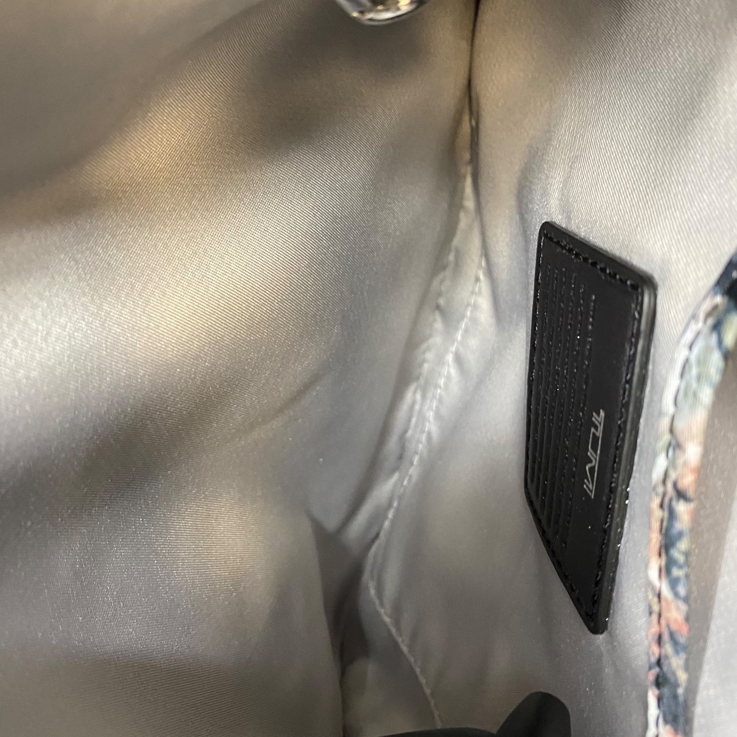 Crossbody Designer By Tumi In Grey & White, Size:Medium